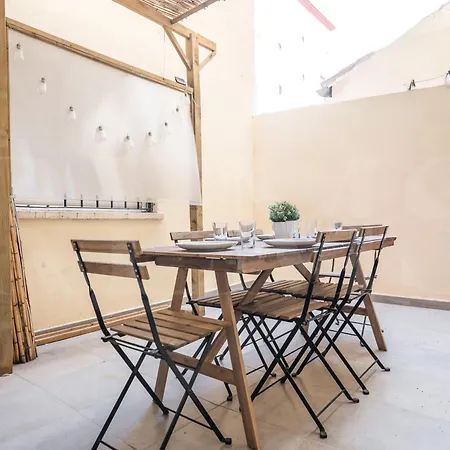 Retreat With Balcony, Steps To Rems *