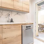 Retreat With Balcony, Steps To Rems *