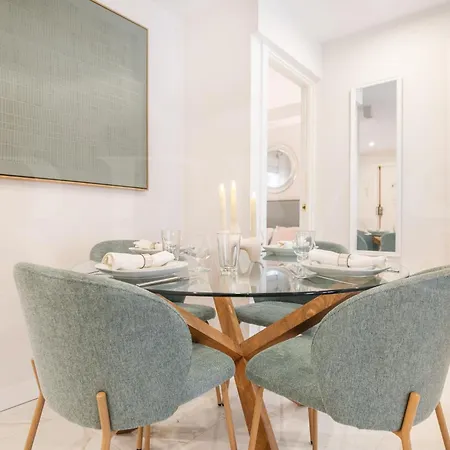 Retreat With Balcony, Steps To Rems Apartment Fuengirola