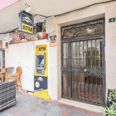 Retreat With Balcony, Steps To Rems Apartment Fuengirola