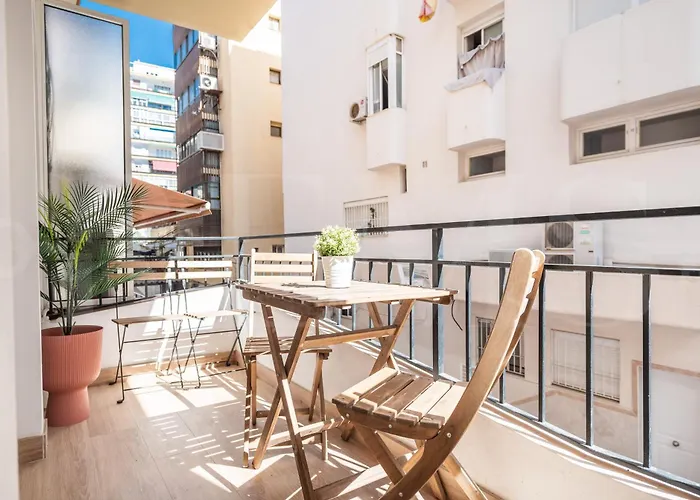 Retreat With Balcony, Steps To Rems