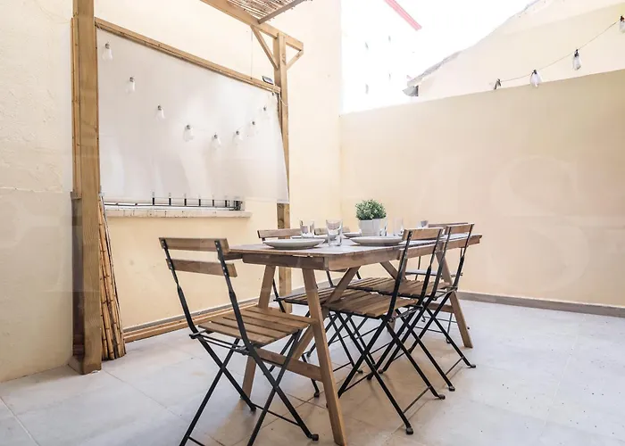 Retreat With Balcony, Steps To Rems *